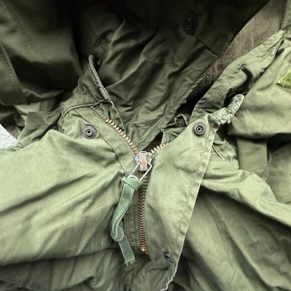 Vintage 70s US Army M-65 Fishtail Parka OG-107 Hood Jacket Small Cold Weather - Picture 10 of 16